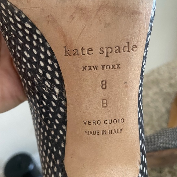 Kate Spade - Black and White Reptile Embossed Pointed Toe Pumps Size 8 - Picture 3 of 4